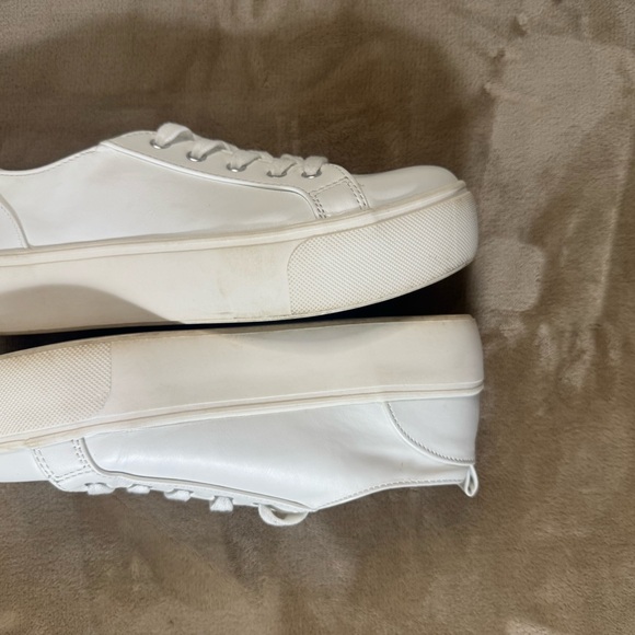 Soda Classic White Lace-Up Sneakers - Picture 3 of 4